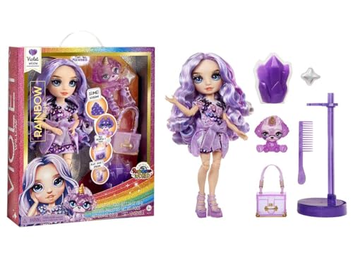 Rainbow High Fashion Doll con Slime Kit & Animale - Violet (viola) - Bambola scintillante da 28 cm con Slime scintillante, Animale Magico e Accessori Moda - Età 4-12 anni
