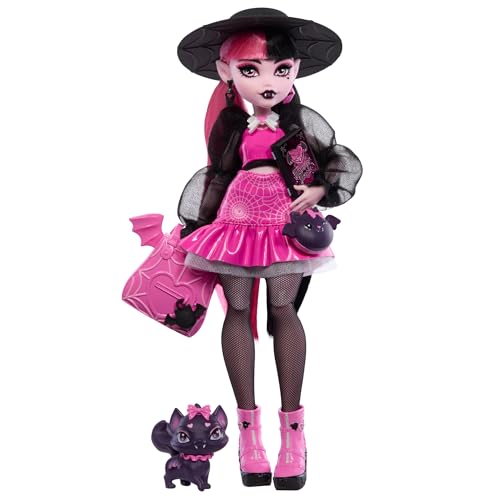 Monster High - Draculaura, bambola dal look mostruoso con gatto-pipistrello Conte Favoloso e accessori inclusi, zaino, bento box e libro degli incantesimi, giocattolo per bambini, 4+ anni, HRP64, nero