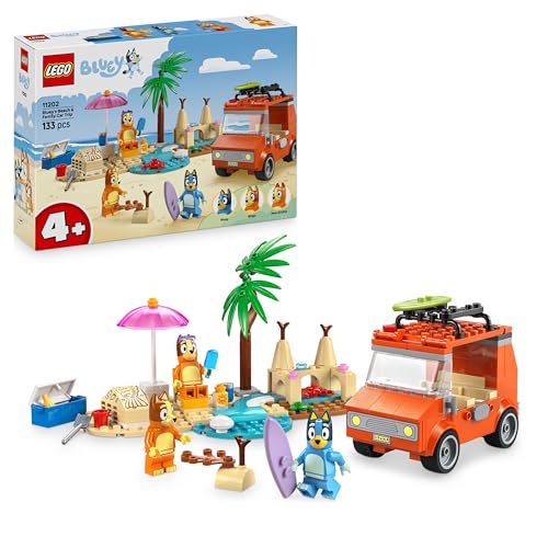LEGO Bluey: Vacanza sulla Spiaggia della Famiglia di Bluey con Macchina Giocattolo, 3 Minifigure tra cui Bingo e Chilli, 2 Surf, Castello di Sabbia e Accessori - Regalo per Bambini 4+ Anni - 11202