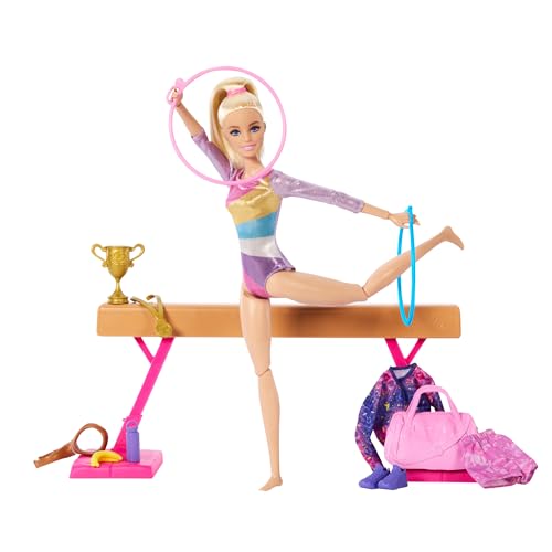 Barbie - Ginnastica Artistica, playset con bambola ginnasta bionda, tuta per il riscaldamento, trave, fermo a C per le acrobazie e 10+ accessori inclusi, giocattolo per bambini, 3+ anni, HRG52