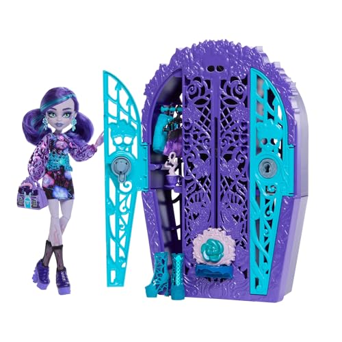 Monster High Segreti da Brivido - Twyla e I misteri in Giardino, set con bambola e guardaroba, 19 accessori e abiti per il tea party inclusi, giocattolo per bambini, 4+ anni, HYT74